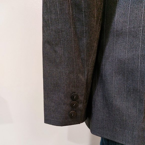 💥STUNNING💥Gray Pinstriped Double Breasted Blazer - Picture 10 of 14